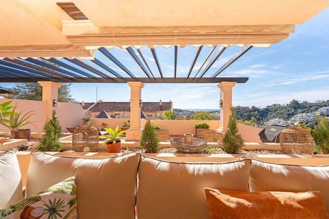 Apartment in Nueva Andalucia - view 1