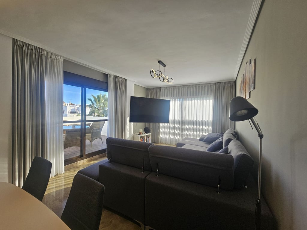 Apartment in Estepona - Image 3