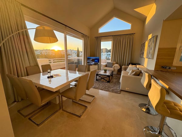 Penthouse in Estepona - view 1