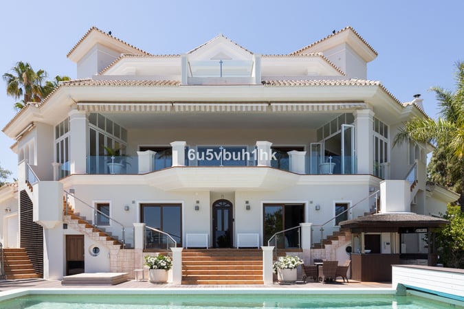 Villa in Artola - view 1