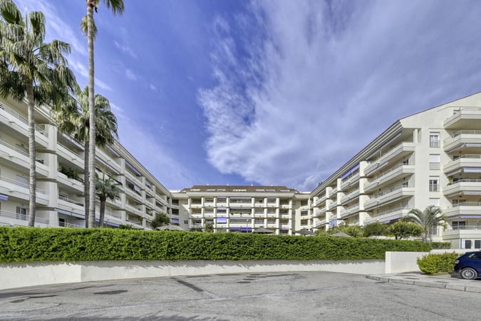 Apartment in Marbella - view 1