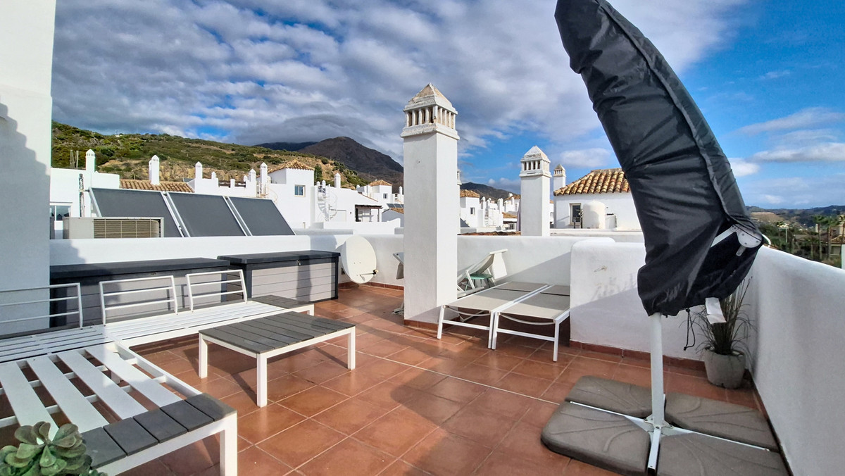 Apartment in Estepona - Image 3