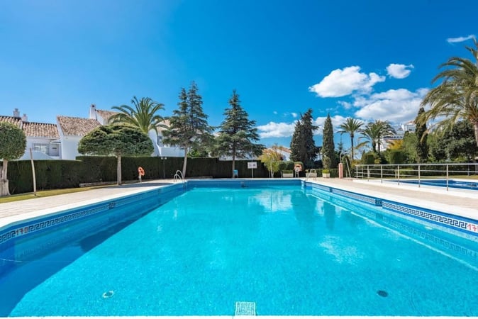 Apartment in Nueva Andalucia - view 1
