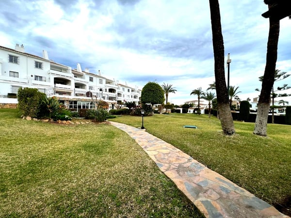 Apartment in Nueva Andalucia - view 1