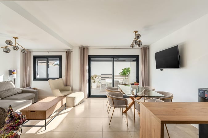 House in El Paraiso - view 1