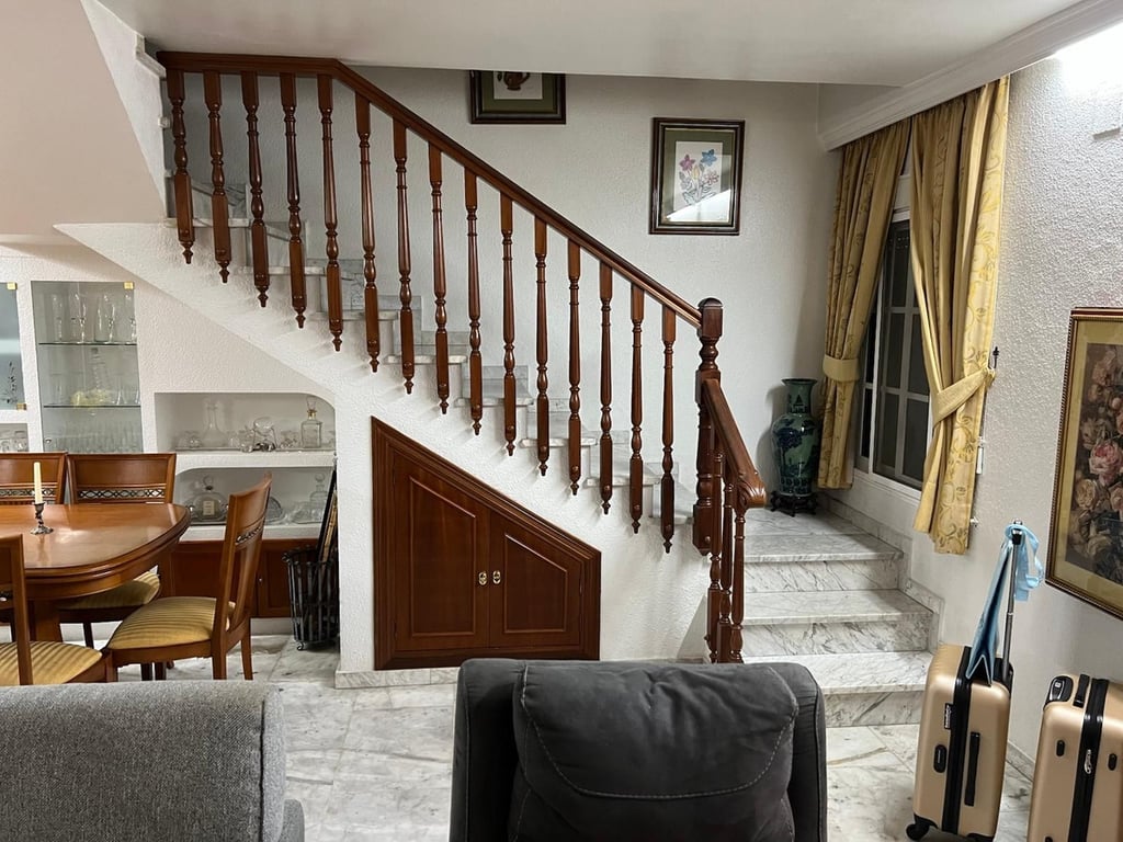 Villa in Nueva Andalucia - Image 3