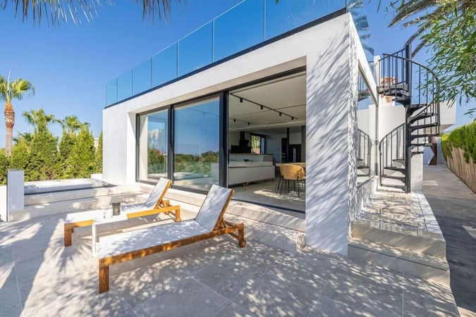 Villa in El Faro - view 1