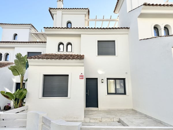 House in Estepona - view 1