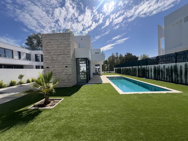 Villa in La Atalaya - view 1