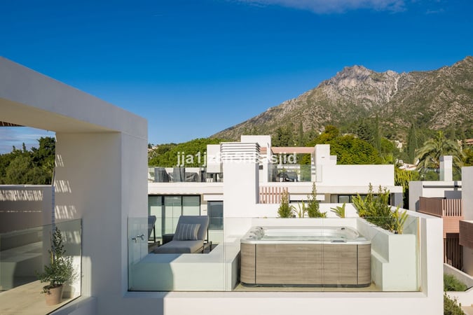House in Marbella - view 1