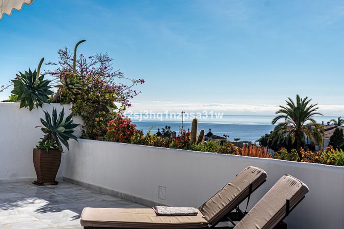 Apartment in Guadalmina - view 1