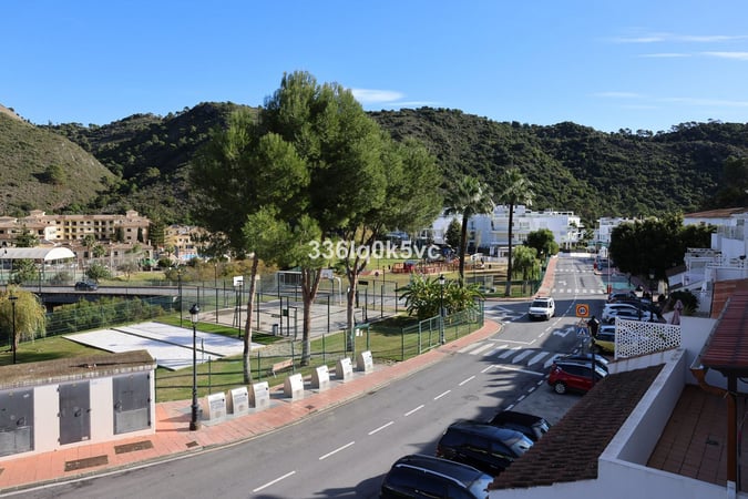 Penthouse in Benahavis - view 1