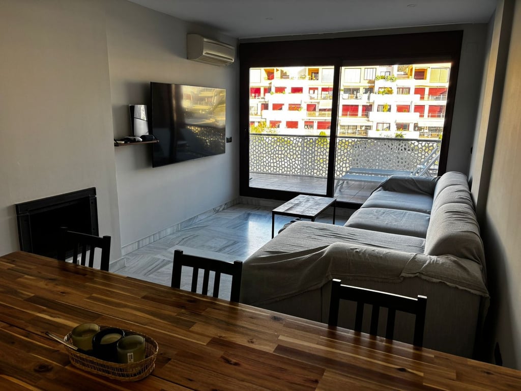 Apartment in Benahavis - Image 3