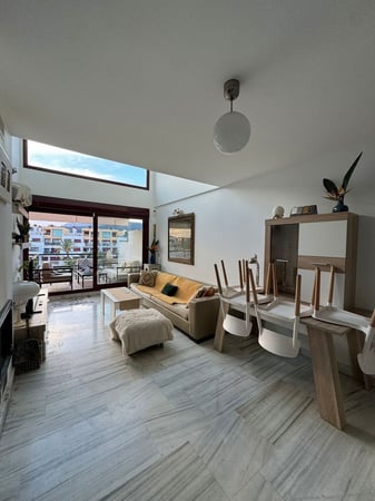 Apartment in Benahavis - view 1