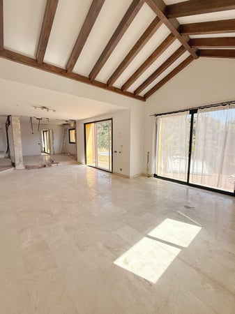 Villa in Elviria - view 1