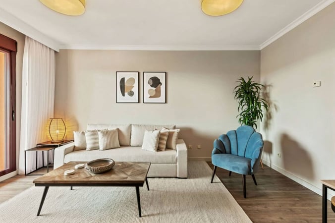 Apartment in Benahavis - view 1