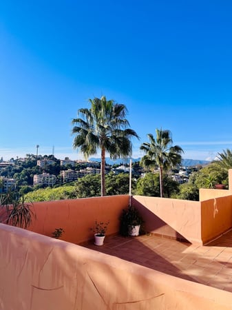 Apartment in Elviria - view 1