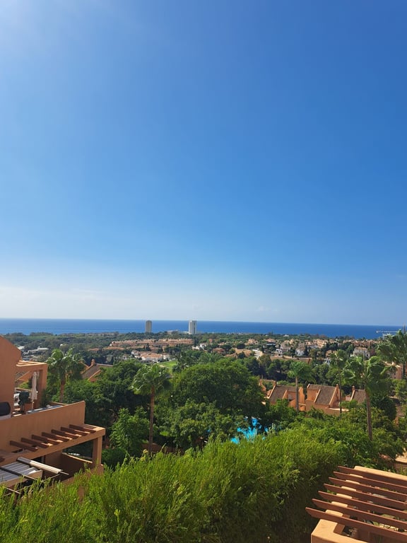 Apartment in Elviria - Image 2