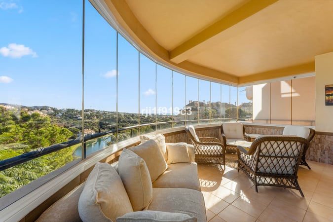 Apartment in Elviria - view 1