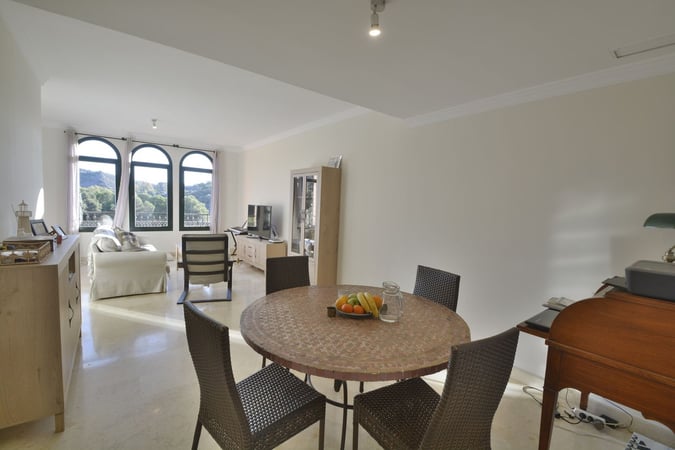 Apartment in Elviria - view 1