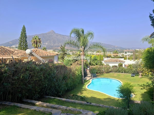 Villa in Malaga - view 1