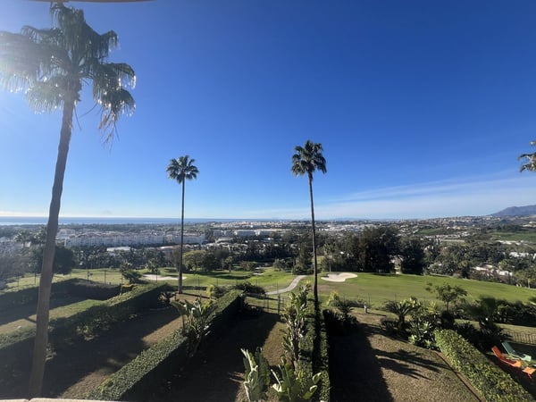 Apartment in Nueva Andalucia - view 1