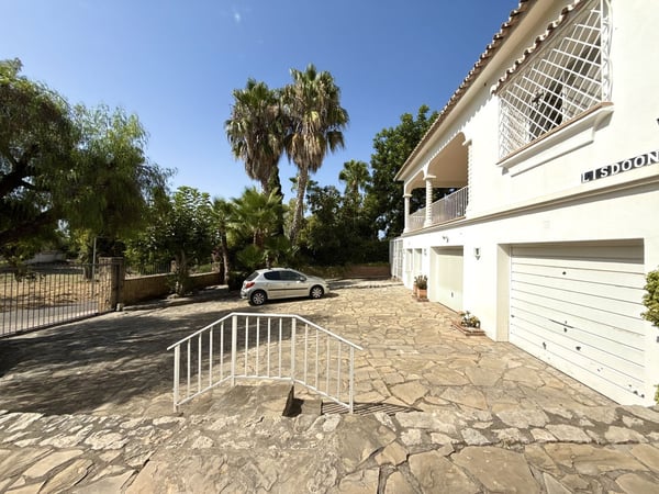 House in San Pedro de Alcantara - view 1