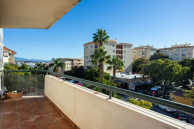 Apartment in Estepona - view 1
