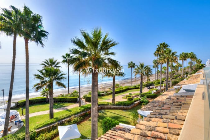 Penthouse in Estepona - view 1
