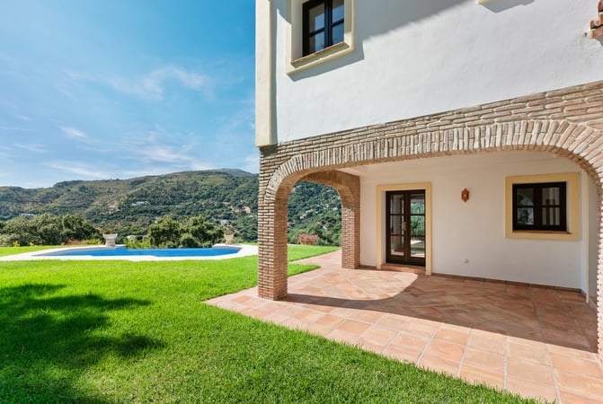 Villa in Casares - view 1