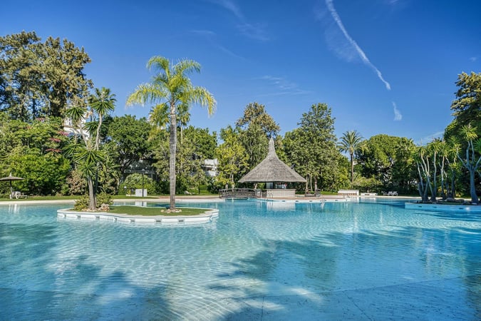 Apartment in Guadalmina - view 1