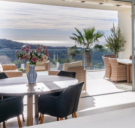 Apartment in Benahavis - view 1