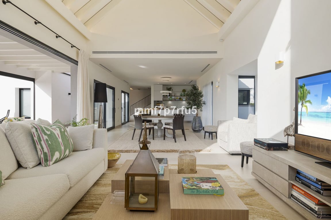 Villa in Marbella - Image 2