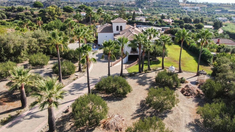 Apartment in Estepona - view 1