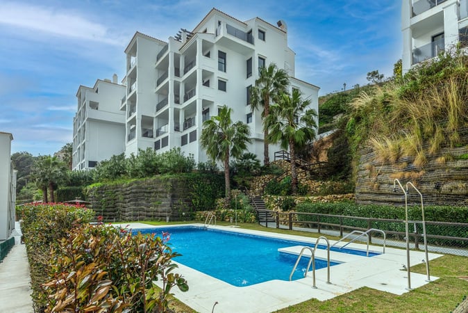 Apartment in La Duquesa - view 1