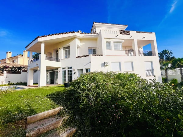 Villa in Malaga - view 1
