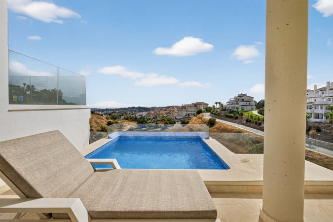 Apartment in Nueva Andalucia - view 1