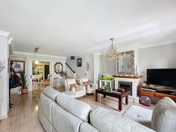 House in Estepona - view 1