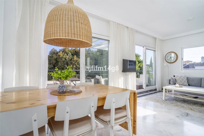 Apartment in Nueva Andalucia - view 1