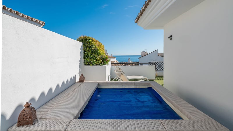 Apartment in Puerto Banus - view 1