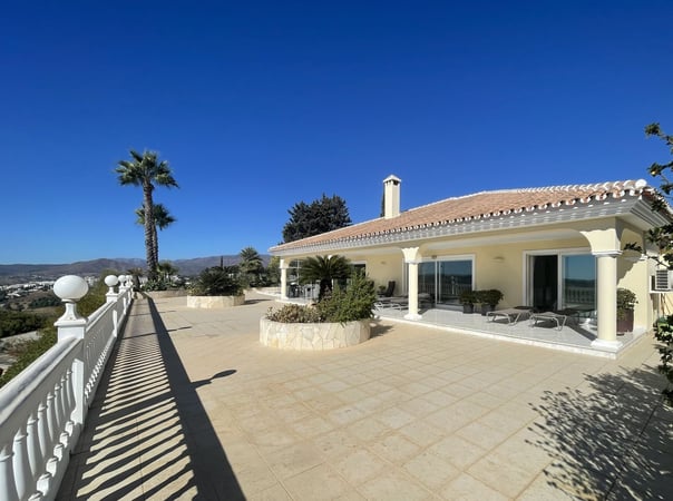 Villa in Mijas Costa - view 1