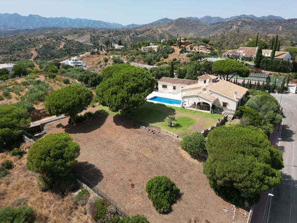 Land in Elviria - view 1