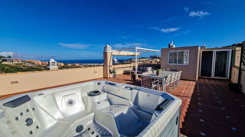 Penthouse in La Duquesa - view 1