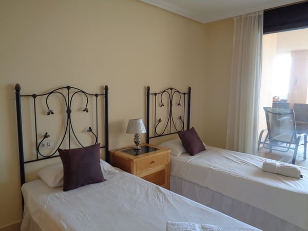 Apartment in Benahavis - view 1