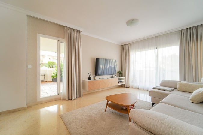 Apartment in Elviria - view 1