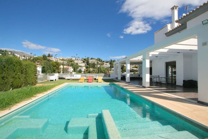 Villa in Mijas Costa - view 1