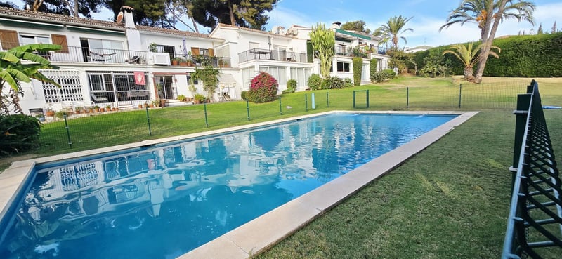 Apartment in Nueva Andalucia - view 1