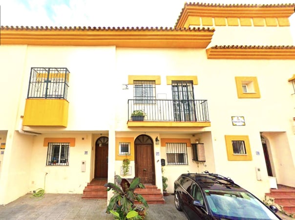 House in Estepona - view 1