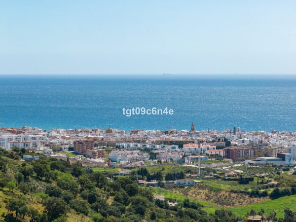Land in Estepona - view 1