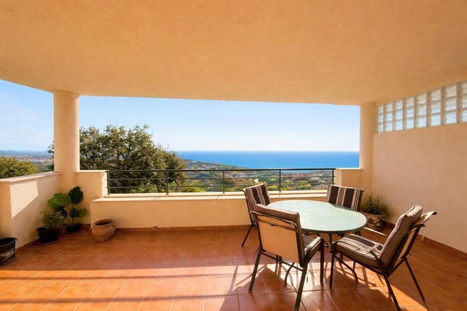 Apartment in Casares - view 1